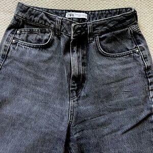 Zara dark gray straight leg jeans size 4